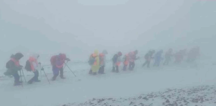 Nemrut’ta turizm sezonu devam ediyor
