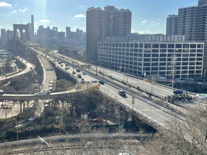 New York’taki Yahudiler &quot;Gazze’de ateşkes&quot; çağrısıyla Holland Tüneli’ni trafiğe kapattı
