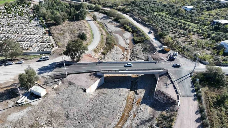 Nif Çayı Köprüsü yenilenerek trafiğe açıldı
