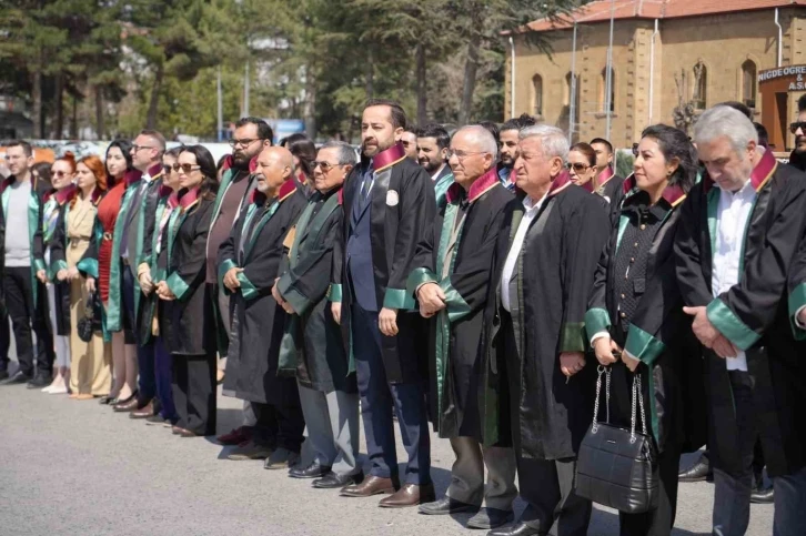 Niğde’de Avukatlar Günü Kutlandı
