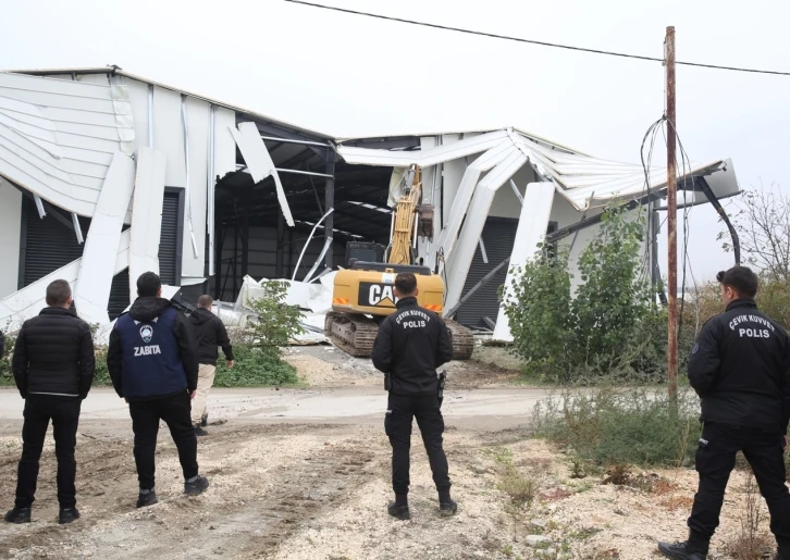 Bursa Nilüfer'de Çalı ve Tahtalı’da kaçak işyerleri yıkıldı