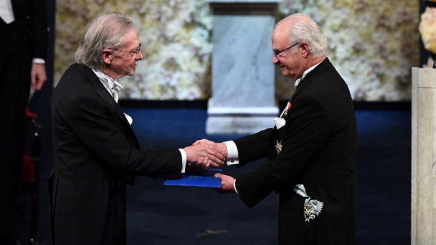 Yazar Handke Nobel ödülünü aldı