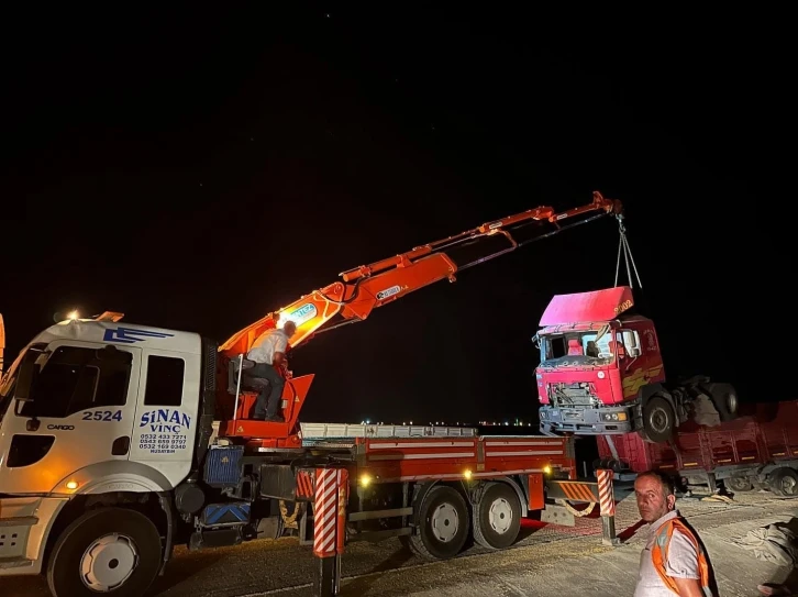 Nusaybin’de iki tır çarpıştı: 2 yaralı
