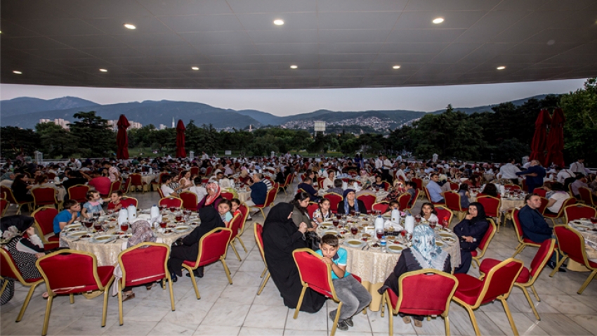 Dünya Yetimler Günü’nde anlamlı iftar