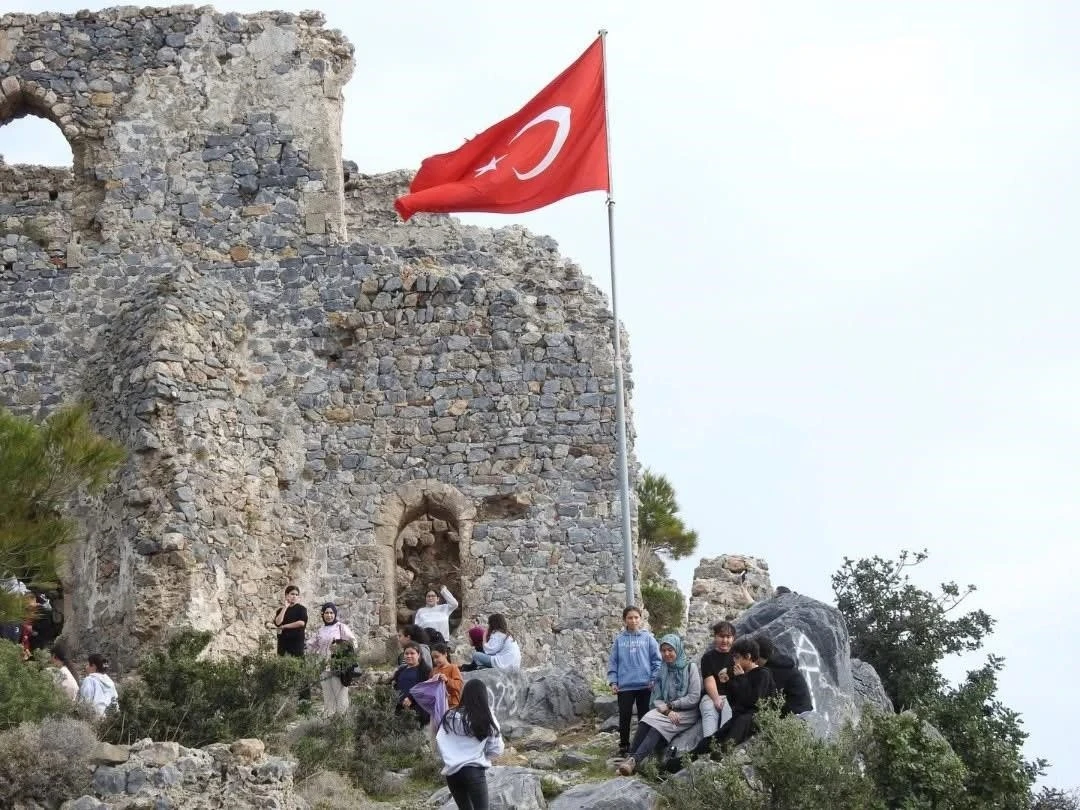 Öğrenciler Softa Kalesi’ni keşfetti
