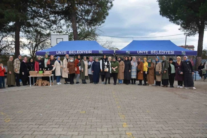 Öğrenciler, veliler ve öğretmenler Gazze için hayırda yarıştı
