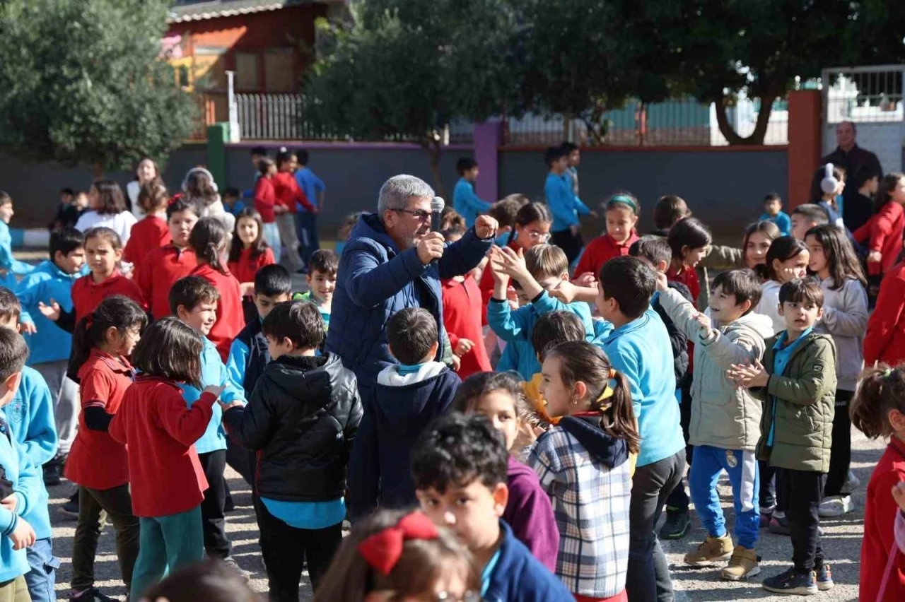 Öğrencilere Adana usulü eğlence
