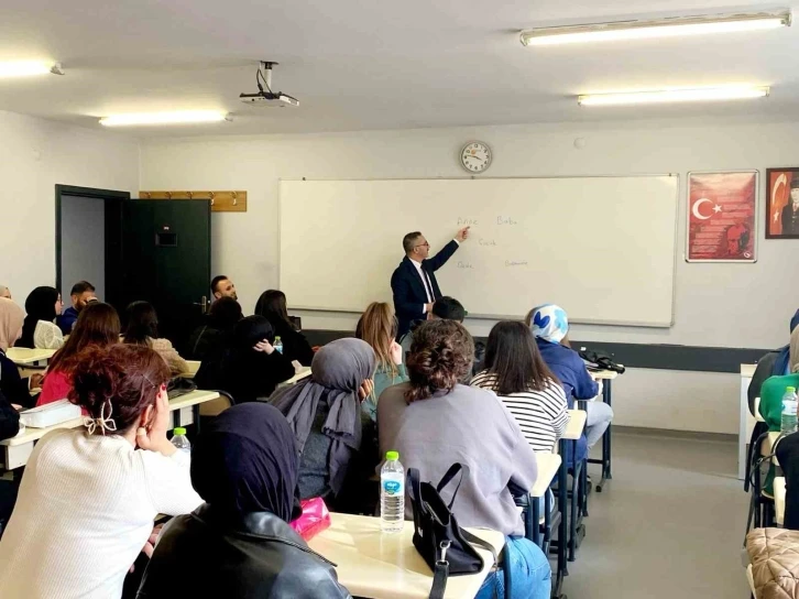 Öğrencilere medeni hukukun güncel meseleleri anlatıldı
