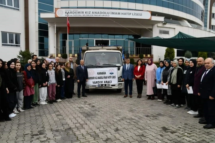 Öğrencilerin hazırladığı yardım kolileri Gaziantep’e gönderildi
