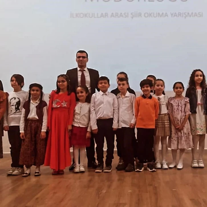 Okudukları şiirlerle duygu dolu anlar yaşattılar
