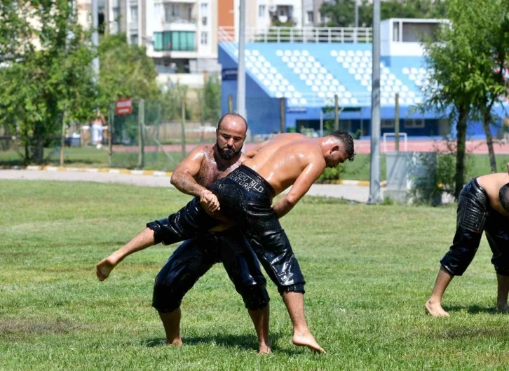 Okulu, altın kemeri gözüne kesti
