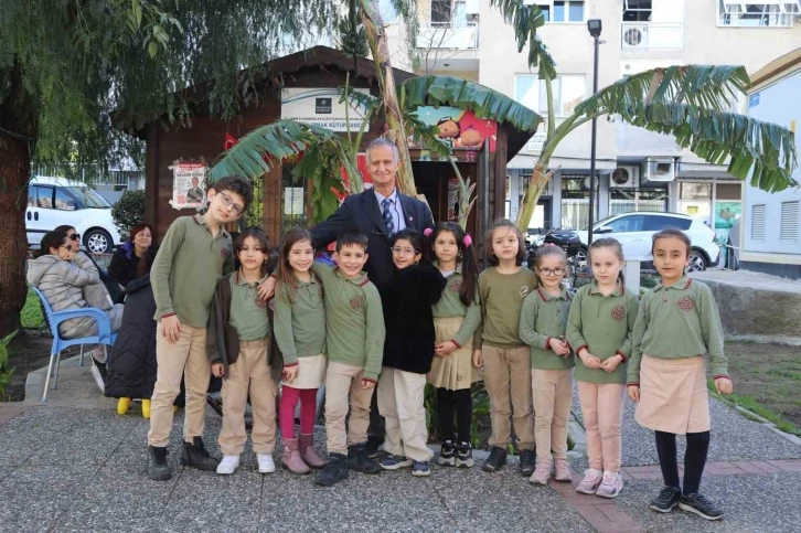 Ölen oğlunun adına 13. kütüphaneyi açtı şimdi muhtar adayı
