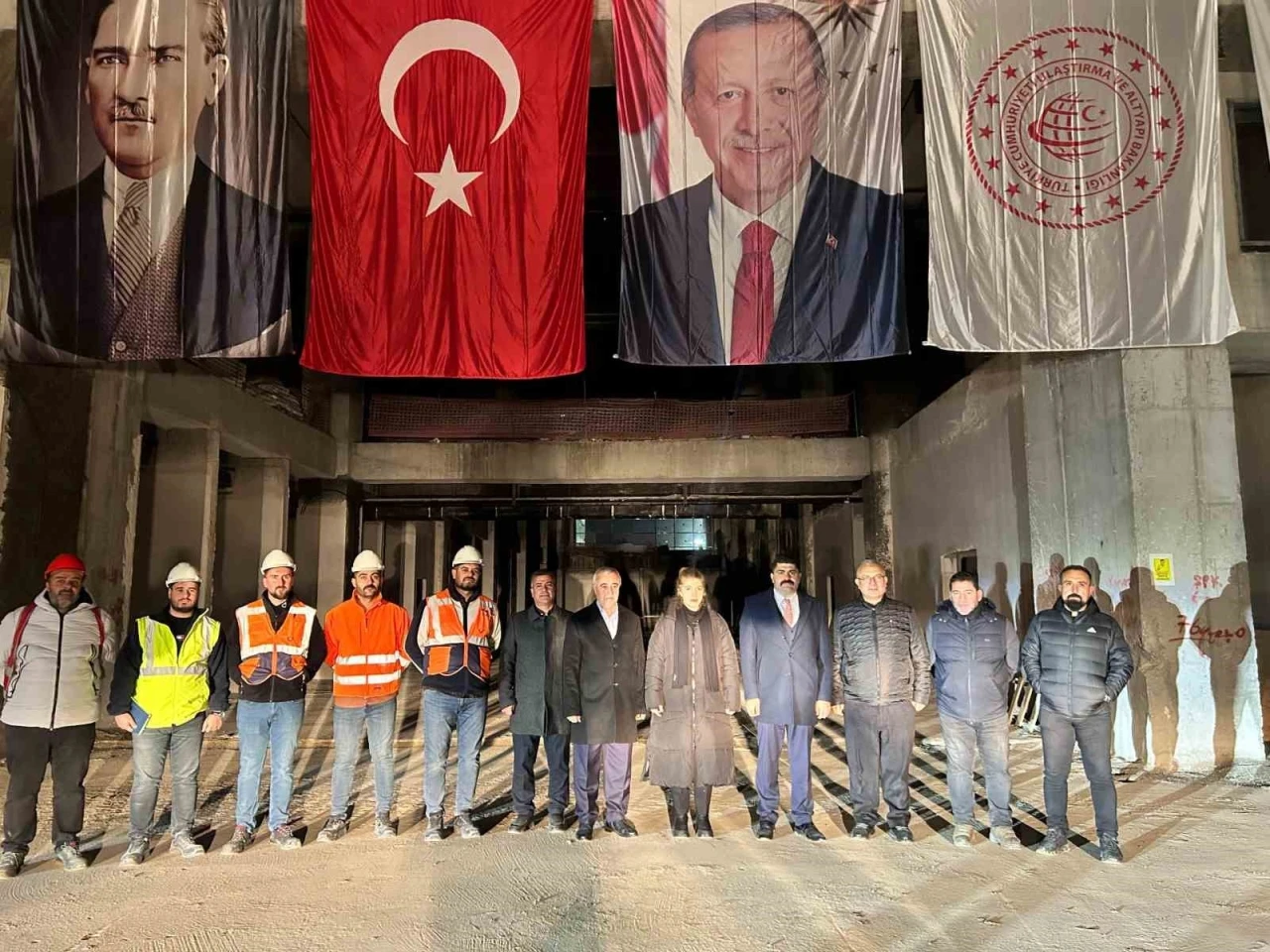 Ölmeztoprak yeni terminal binasındaki çalışmaları inceledi
