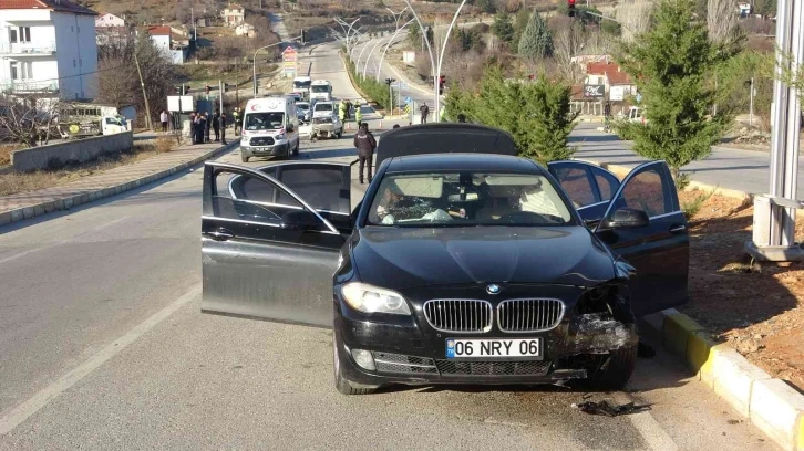 Ölümlü kazaya karışan araç sürücüsü olay yerinden koşarak kaçtı