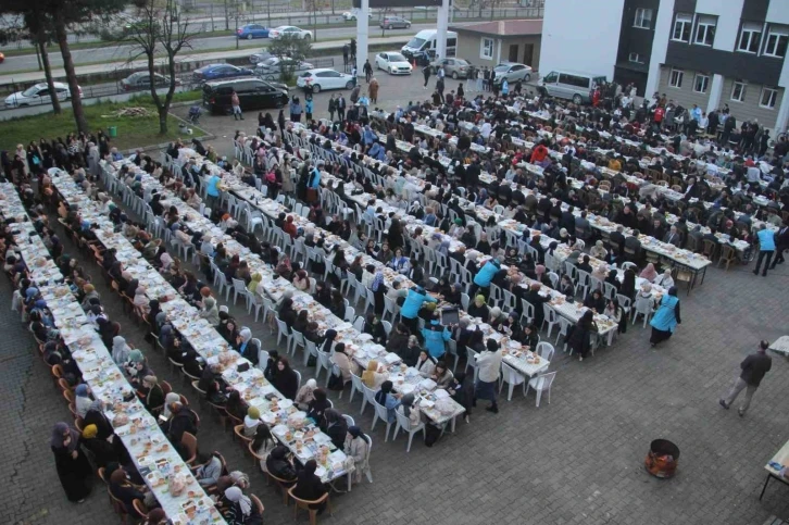 Ordu’da yaklaşık bin 500 üniversite öğrencisi iftar sofrasında buluştu
