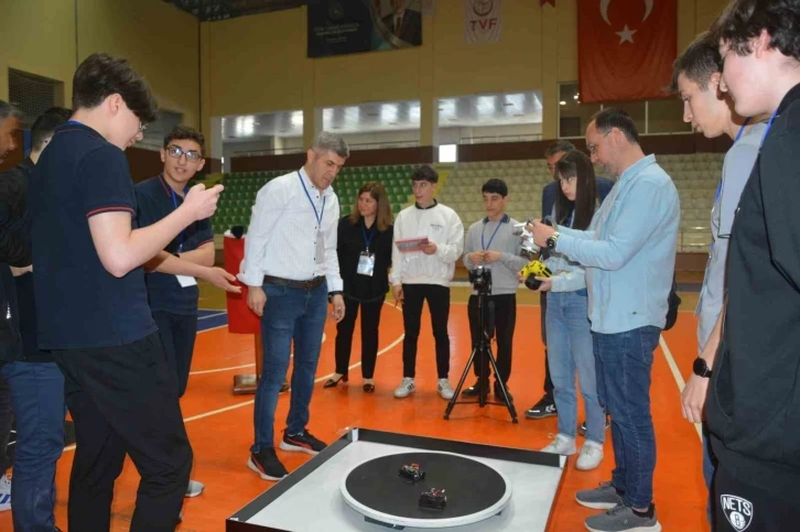 Ordu’da yetenekli robotlar kıyasıya yarıştı
