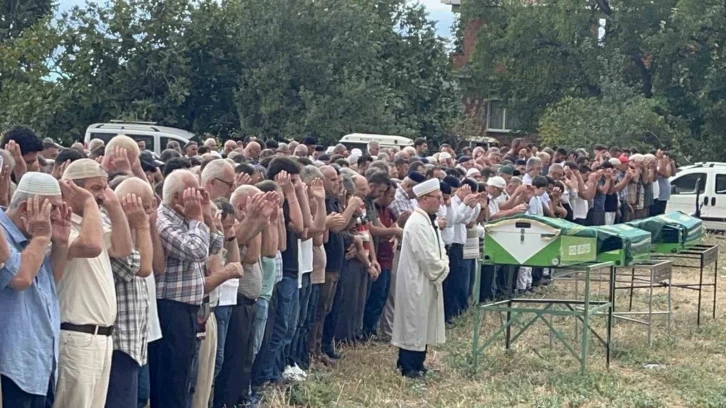 Ordu’daki kazada hayatını kaybeden 3 kişi toprağa verildi
