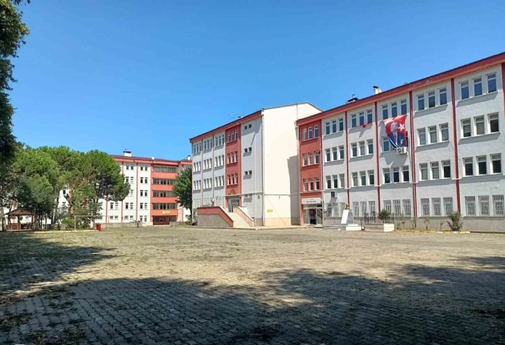 Ordu Fen Lisesi, sınavlardaki başarısını artırıyor
