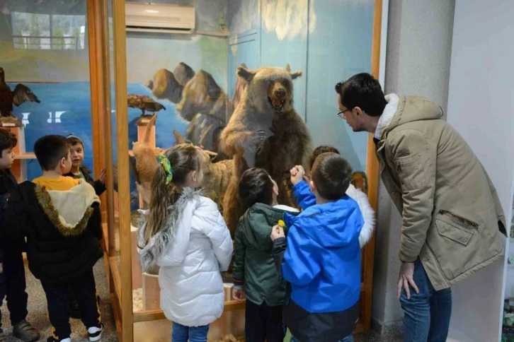 Orman Fakültesi’ne miniklerin yoğun ilgisi
