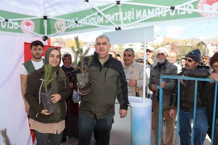 Orman haftası dolayısıyla ücretsiz fidan dağıtımı yapıldı
