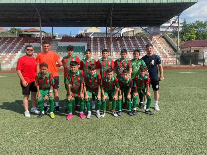 Osmaneli Belediyespor U-13 takımı 9-0 kazandı.
