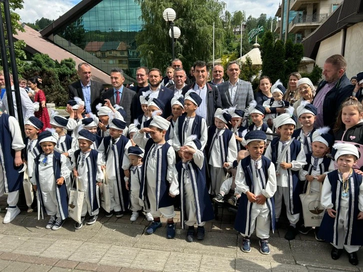 Osmangazi Belediyesi'nden Karadağ'ın Rojaye kentinde sünnet şöleni 