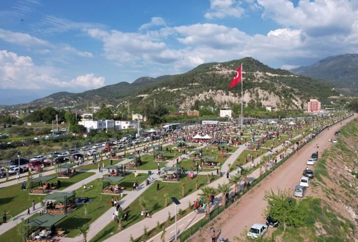 Osmaniye Belediyesi’nden karne şenliği
