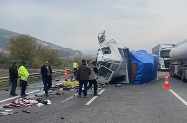 Osmaniye’de kamyon tıra arkadan çarptı: 1 ölü
