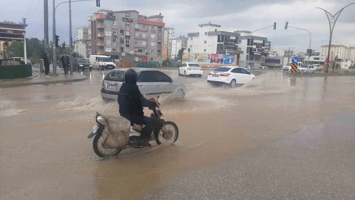 Osmaniye’de şiddetli yağmur ve dolu etkili oldu
