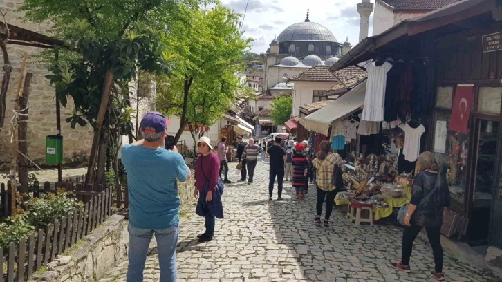 Osmanlı şehri Safranbolu bayram öncesi hareketlenmeye başladı
