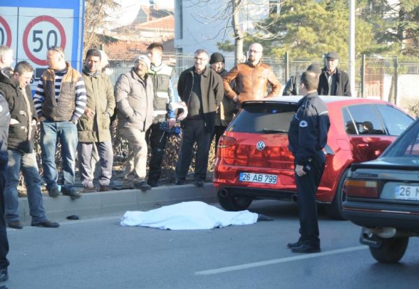 Otomobilin çarptığı yaşlı kadın hayatını kaybetti