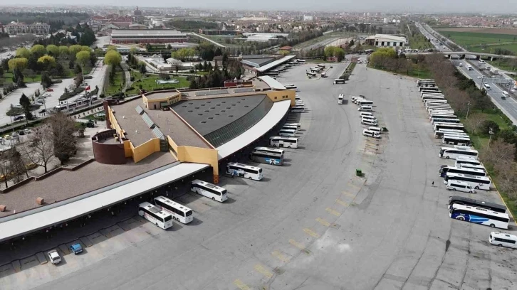 Otogarlarda bayram yoğunluğu başladı, otobüslerde boş yer kalmadı
