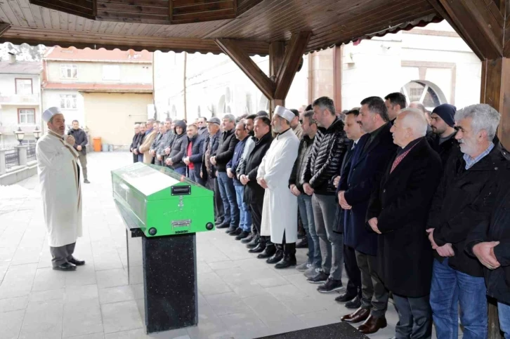 Otomobil almak için gittiği Hatay’da enkaz altında kalan genç son yolculuğuna uğurlandı
