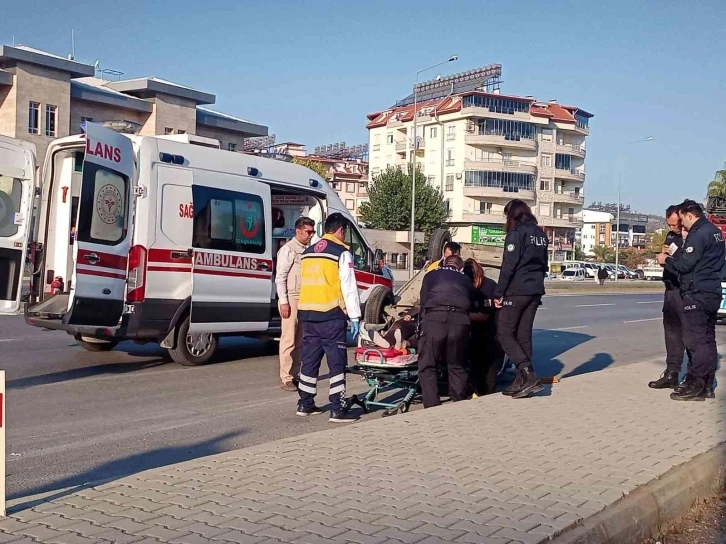 Otomobil ile hafif ticari araç çarpıştı: 2 yaralı
