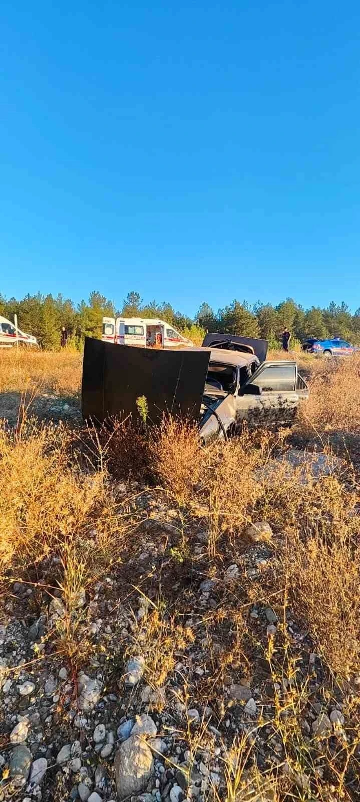 Otomobil karşı şeride geçip tarlaya uçtu: 1 yaralı
