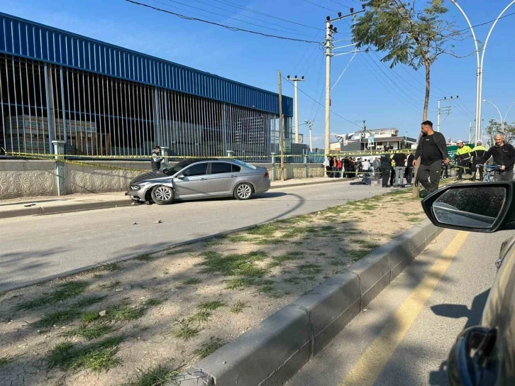 Otomobilin çarptığı bisiklet sürücüsü baba hayatını kaybetti, oğlu yaralandı