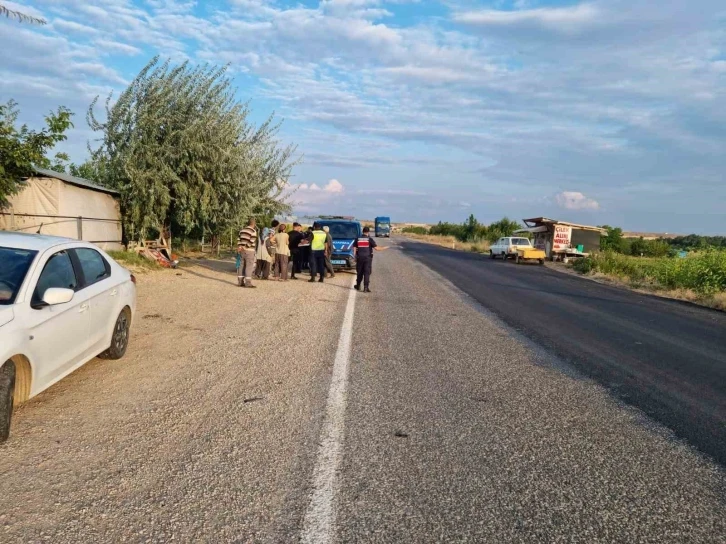 Otomobilin çarptığı kız çocuğu hayatını kaybetti
