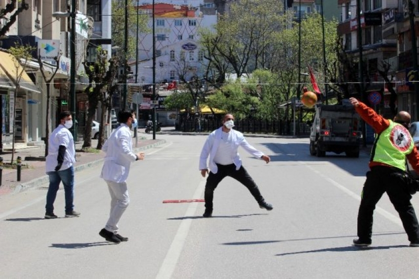 Bursalı eczacılar sıkılınca...