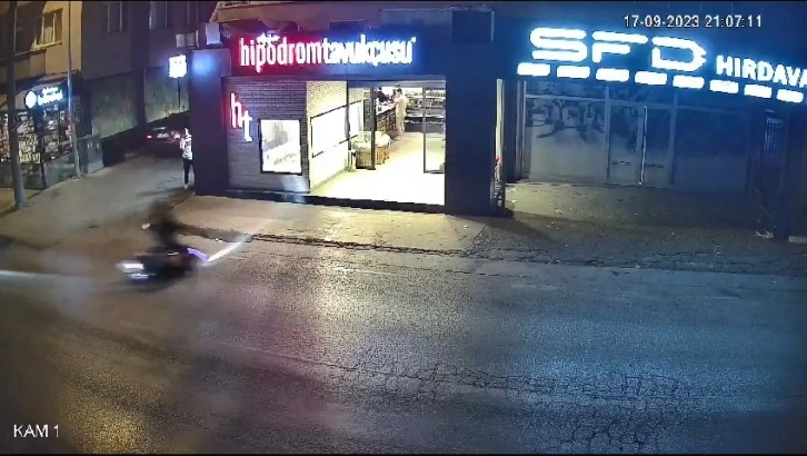 Bursa'da motosiklete çarpan motosikletli metrelerce böyle savruldu