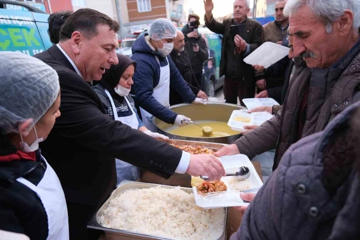 Özkan Alp 71 Evler Mahallesi’nde iftar düzenledi
