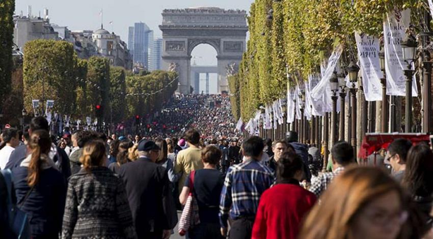 Paris’te ‘araçsız kent günü’