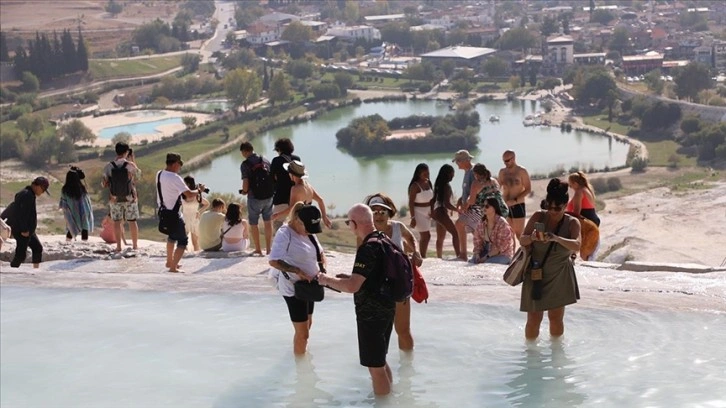 Pamukkale'deki oteller ara tatil öncesinde büyük ölçüde doldu