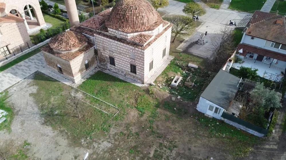 Papa'nın ziyaret edeceği İznik'te tarihi mezarlıklar harabeye döndü