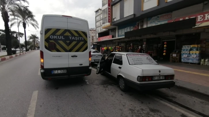 Park ettiği otomobilin kapısını açtı, hastanelik oldu
