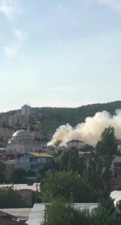 Pendik’te çatı yangını
