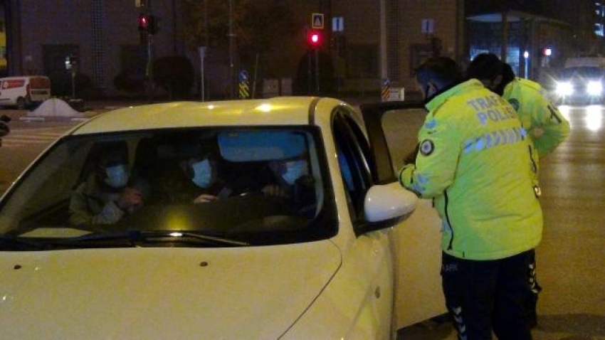 Bursa'da polis durdurduğu otomobilin içini görünce şok oldu