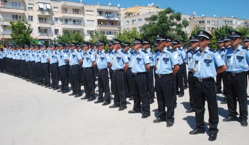 Diyarbakır'da polise saldırı