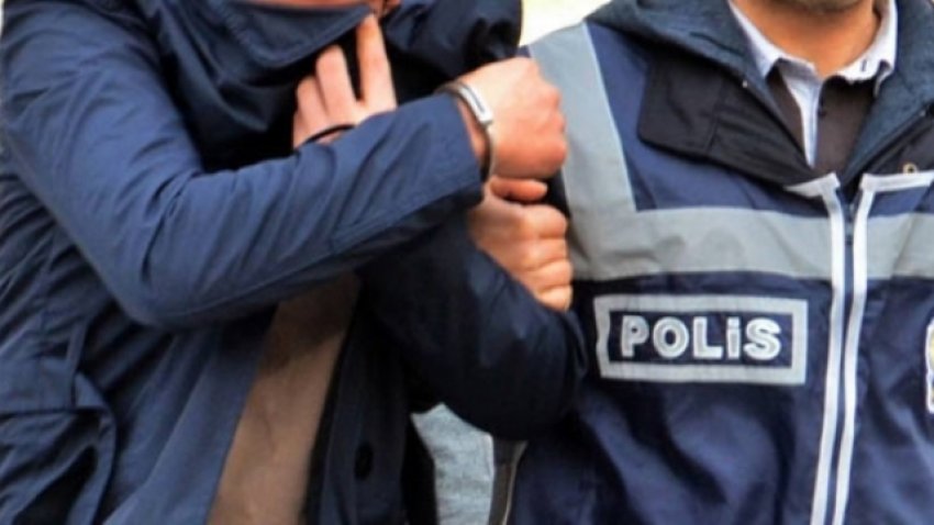 20 liraya uyuşturucu aldı, polise yakalandı