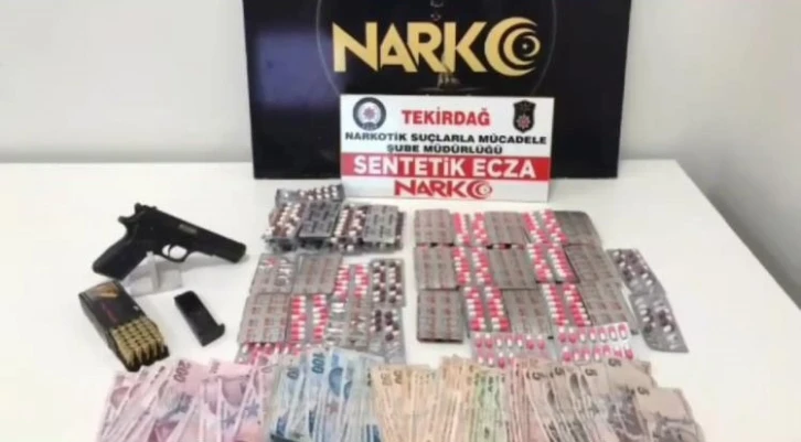 Polis elini hangi çekmeceye attıysa ya mermi ya da hap çıktı
