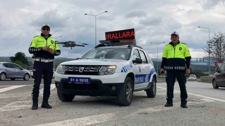 Polis hem havadan hem karadan denetliyor